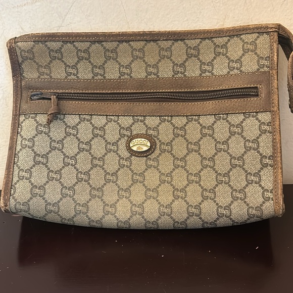 Gucci plus clutch GUVC! Comes with Gucci plus COA!! - Picture 10 of 10